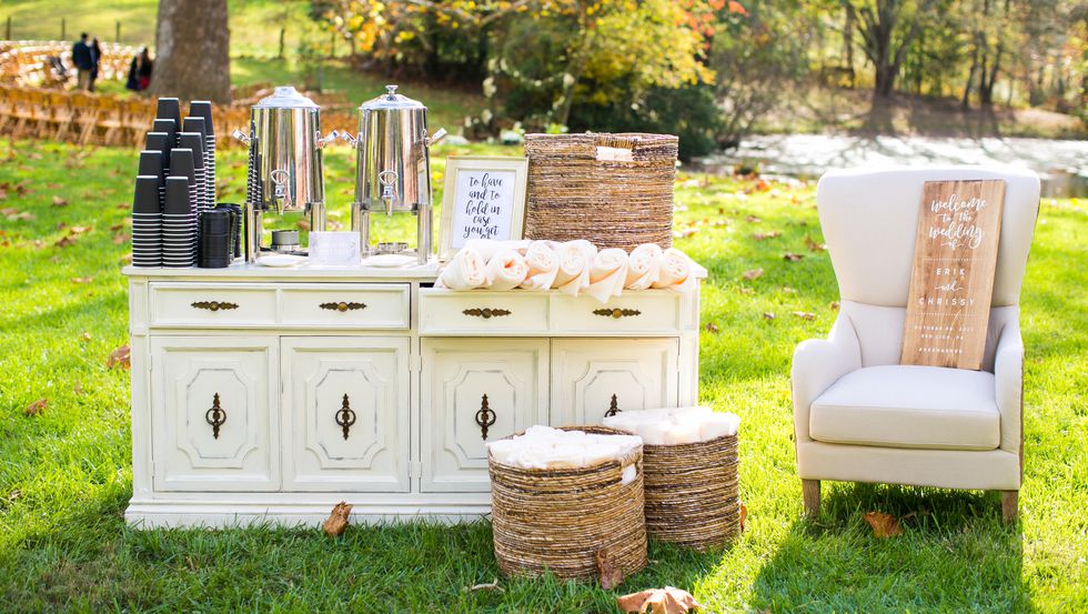 fall wedding welcome with apple cider