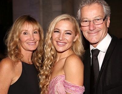 Hayley Paige with her parents