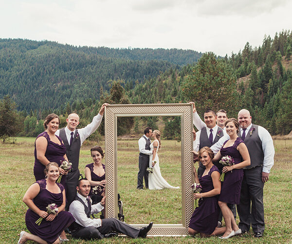 12 Incredible Bridal Party Photos (& How to Recreate Them)