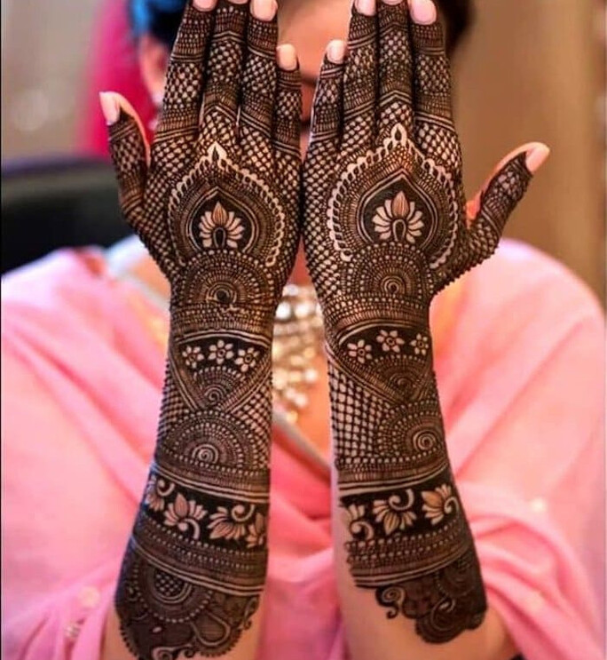 Elegant henna design