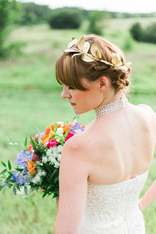 Bohemian bridal portraits with a lovely polished look and an incredibly lush bouquet by Justin Gilbert Photography