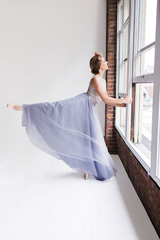 A ballet inspired bridal session in a light and airy studio space in Seattle by Lionlady Photography