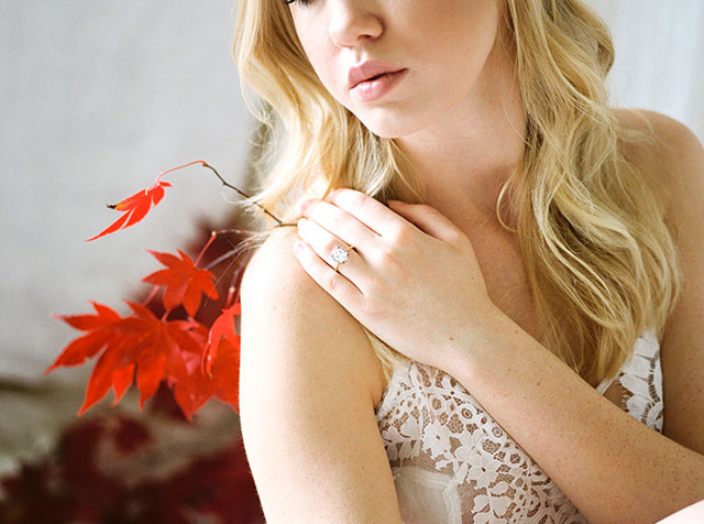 A soft and simple fall bridal boudoir shoot inspired by the natural beauty of autumn by Mylyn Wood Photography