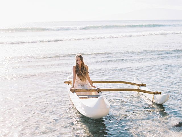 A seaside bridal shoot in Maui featuring a Joelle Perry wedding dress | Wendy Laurel: wendylaurel.com