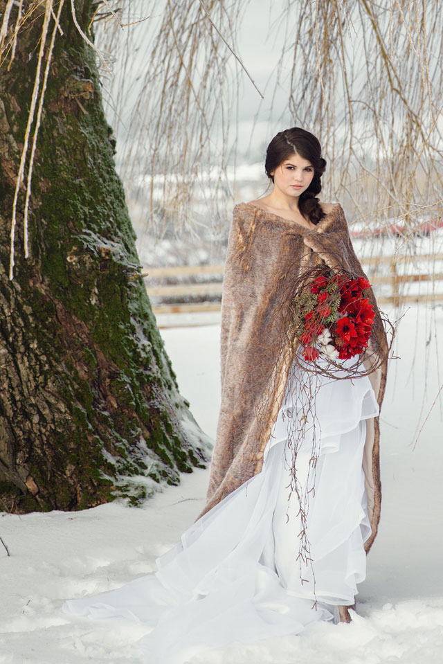 Magical winter bridal portraits with a horse and a romantic Old English feel by White Album Weddings