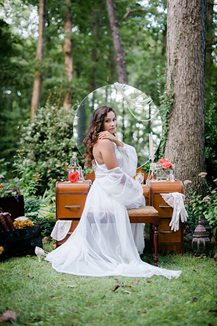 An intimate woodland-inspired styled shoot with an heirloom gown and accessories | Alex C Tenser Photography: http://www.alexctenser.com/