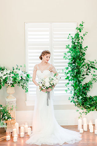 A Grecian inspired bridal shoot with lush greenery and a modern ivory and gold palette by Bailey Michelle Photography and Pacific Engagements