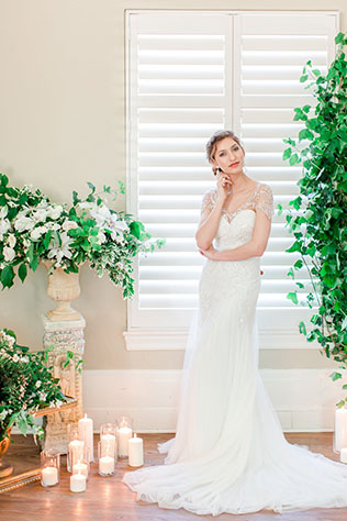 A Grecian inspired bridal shoot with lush greenery and a modern ivory and gold palette by Bailey Michelle Photography and Pacific Engagements
