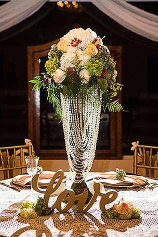 A glamorous Great Gatsby art deco wedding inspiration shoot with bold colors // photo by Caroline Nicole Photography: http://www.carolinenicolephotography.com || see more on https://blog.nearlynewlywed.com