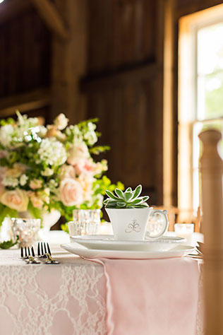 A styled shoot for a summer pastel wedding with exquisite florals | Chelsea Brown Photography: http://chelseabrownphotography.com