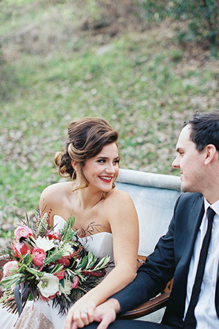 A modern yet organic wedding styled shoot set in a serene, lush green corner of Houston | Chelsea Q. White Photography: http://www.chelseaqwhite.com