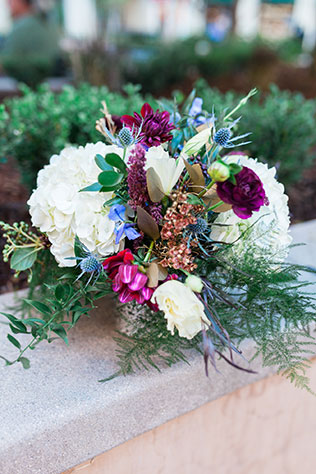 Modern and earthy wedding inspiration for winter with a crisp white, red and blue palette by Emily Pine