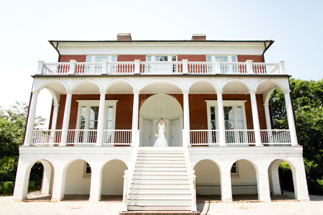 The bride's Historic Columbia bridal portraits were especially meaningful because her parents were married there 25 years ago // photo by Holly Graciano Photography: http://www.hollygraciano.com || see more on https://blog.nearlynewlywed.com
