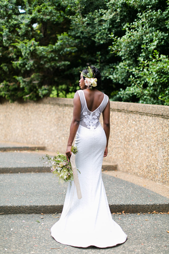 A quiet and intimate garden elopement inspiration shoot in Washington D.C. by Iris Mannings Photography