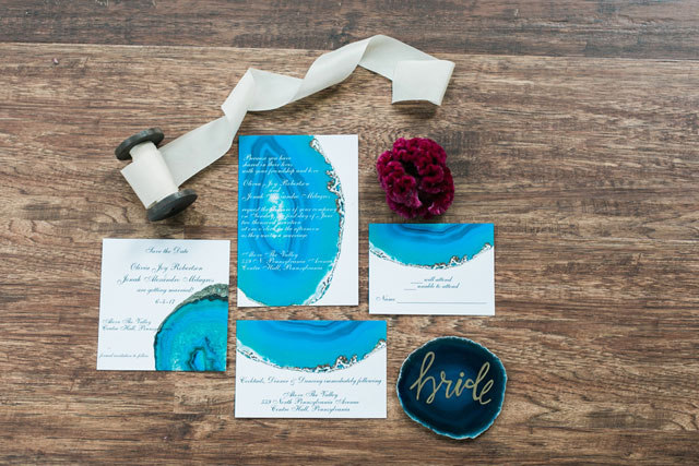 A mountaintop berry boho wedding inspiration shoot with agate and geometric details by Jana Scott Photography
