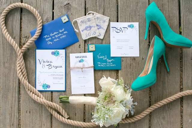 A lakeside wedding inspiration shoot on Lake Minnetonka with details in shades of blue by Jeannine Marie Photography