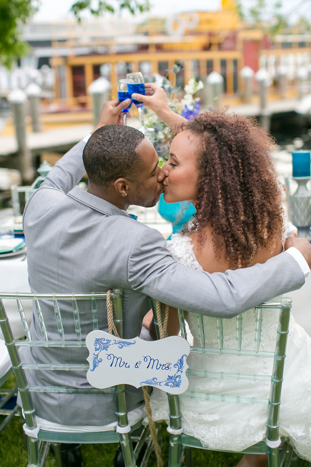 A lakeside wedding inspiration shoot on Lake Minnetonka with details in shades of blue by Jeannine Marie Photography