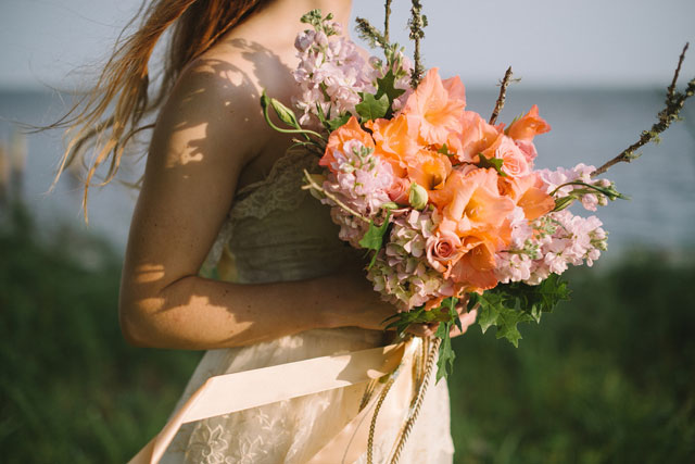 A post-wedding wild hearts love shoot filled with whimsy and natural beauty // photo by Jessi Field Photography: http://www.iamjessifield.com || see more on https://blog.nearlynewlywed.com