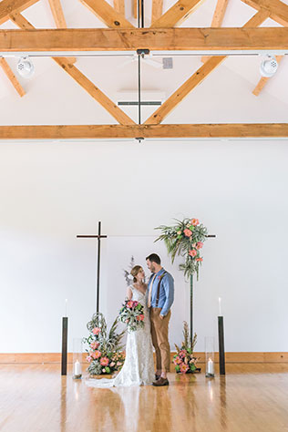 A colorful artist retreat wedding styled shoot in the Catskills by Kamp Weddings