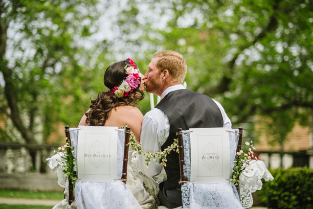 A romantic outdoor lunch at Reid Castle styled in the fashion of a Downton Abbey wedding // photos by Kerri Lynne Photography: http://www.kerrilynneweddings.com || see more on https://blog.nearlynewlywed.com