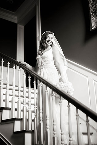 A vintage bridal portrait session at the bride's childhood home in Oklahoma | Kristina Gaines Photography: kristinagainesphotography.com
