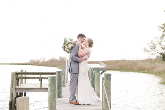 A romantic and sweet Virginia plantation wedding styled shoot featuring a 19th century waterfront estate house by Lauren Simmons Photography