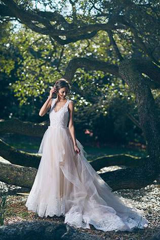An elegant and sophisticated blush and black garden affair styled shoot by Marcus Anthony Photography and Fairytale Pursuits