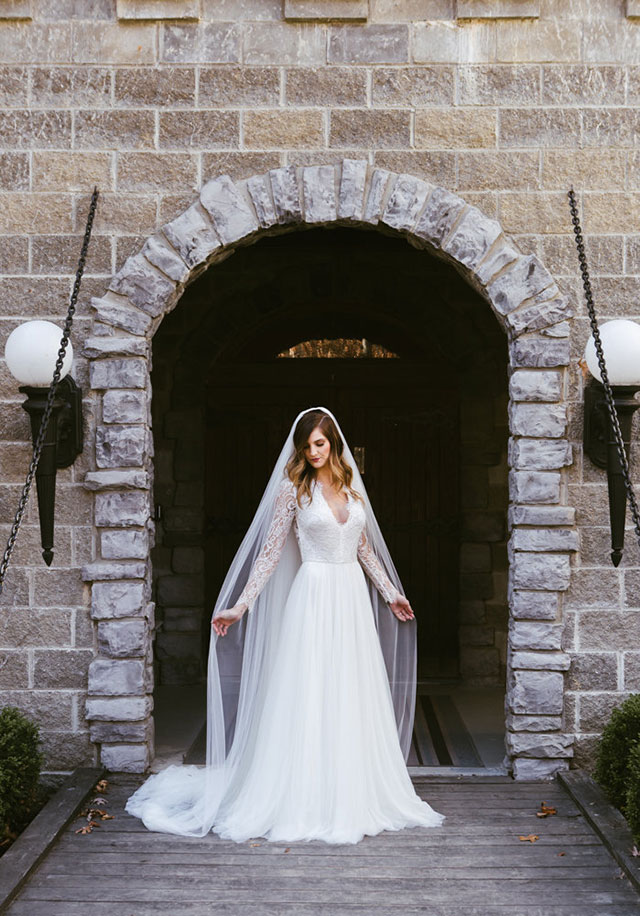 A fairy tale Ravenwood Castle wedding inspiration shoot focusing on the bride and her bridesmaids by Marina Claire Photography