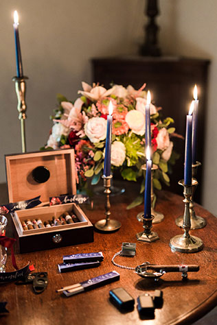 A stunning styled shoot with wedding inspiration for the groom, including a cigar bar and a barber, by Matteo Crescentini