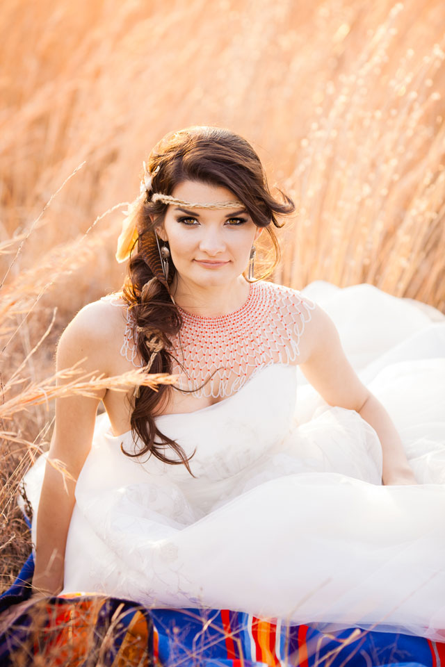A Native American bridal session celebrating the bride's Choctaw Nation heritage // photo by Picturesque Photos by Amanda: http://www.picturesquephotosbyamanda.com || see more on https://blog.nearlynewlywed.com