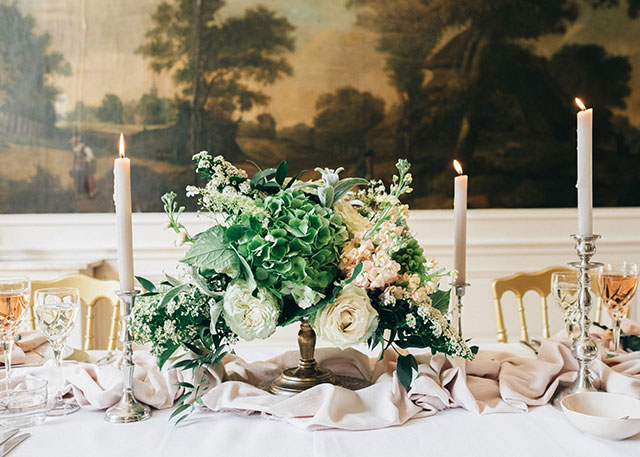A stunning classical wedding inspiration shoot at a romantic castle in the Netherlands by Raisa Zwart Photography