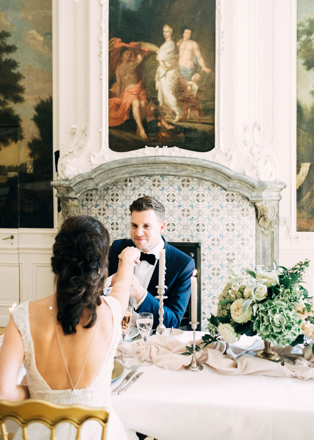 A stunning classical wedding inspiration shoot at a romantic castle in the Netherlands by Raisa Zwart Photography