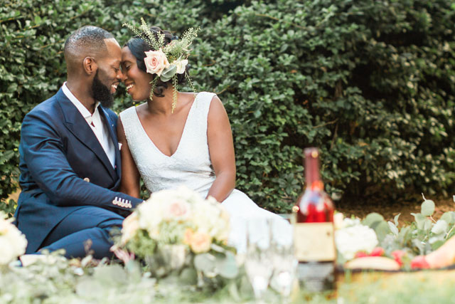 A quiet and intimate garden elopement inspiration shoot in Washington D.C. by Rayna Wooden Photography