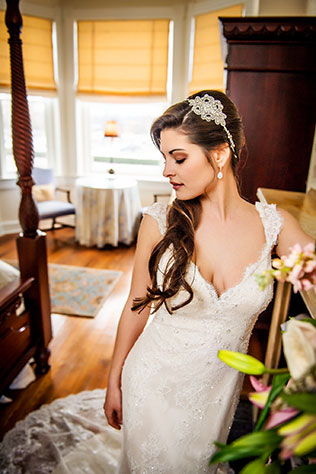 An elegant bridal editorial at a bed and breakfast, including a sophisticated boudoir shoot | Ross Costanza Photography: http://www.rosscostanza.com