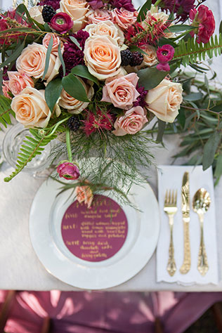 An Indian summer-inspired styled shoot with luscious berry hues to mark the transition from summer to fall | Sarah Elizabeth Photography: http://sarahelizabethcarson.blogspot.com | Loba Design Co.: http://www.lobadesignco.com