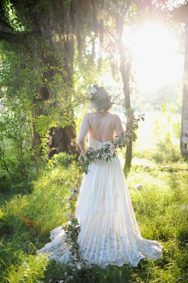 An ethereal and magical woodland nymph wedding styled shoot in Alabama | Sarah Marie Photos: http://www.sarahmariephotos.com | Janna Brown Design Co.: http://www.jannabrowndesign.com