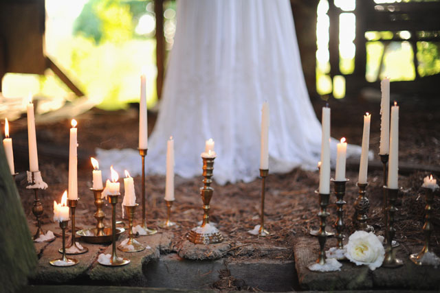 An ethereal and magical woodland nymph wedding styled shoot in Alabama | Sarah Marie Photos: http://www.sarahmariephotos.com | Janna Brown Design Co.: http://www.jannabrowndesign.com