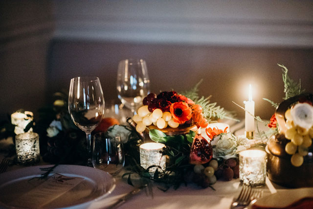A styled winter wedding in the Venetian countryside with a warm palette and candlelit details by Serena Genovese