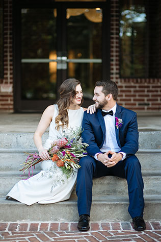 An urban sunset styled shoot on a rooftop in downtown Dallas by Smith House Photography