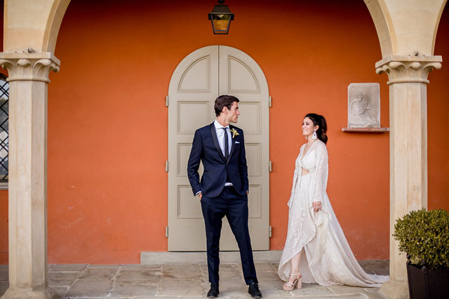 A rustic and romantic Villa Le Fontanelle wedding styled shoot in Florence with al fresco dining and a mod 60s vibe by Storyett and The Tuscan Wedding