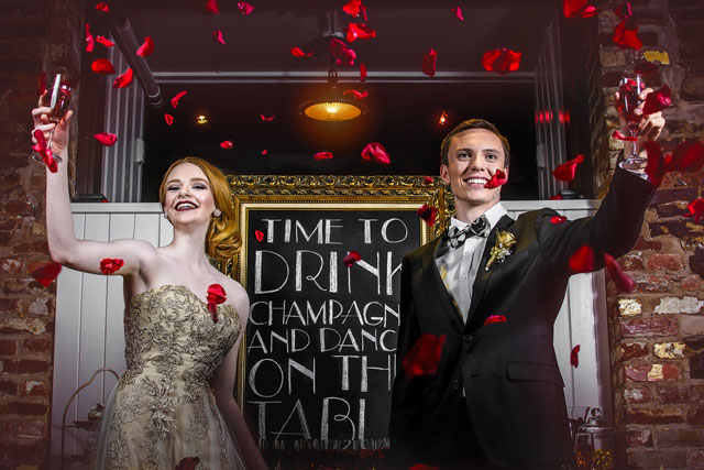 A glitzy wedding styled shoot evoking the glamour and opulence of Old Hollywood | Topher & Studios: http://www.topherandrae.com