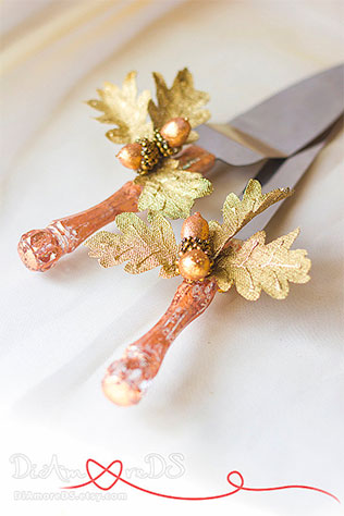 Fall Wedding Toasting Flutes by DiAmoreDS on Etsy | Wedding Decor and Accessories for a Handmade Fall Wedding