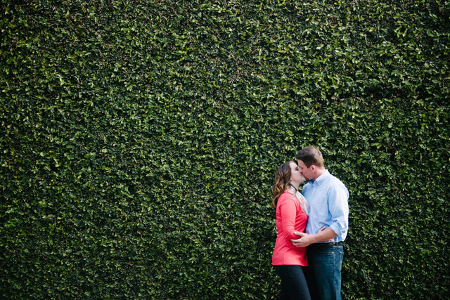A sweet Southern engagement session in downtown Charleston // photos by Aaron and Jillian Photography: http://www.aaronandjillian.com || see more at: https://blog.nearlynewlywed.com/real-couples/engagements/sweet-southern-engagement-session-downtown-charleston