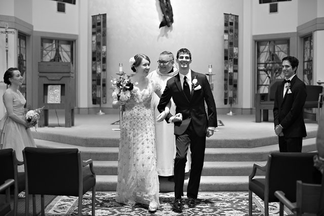 A vintage, 1920s inspired wedding with glitzy DIY details | Abbey Domond Photography: abbeydomond.com