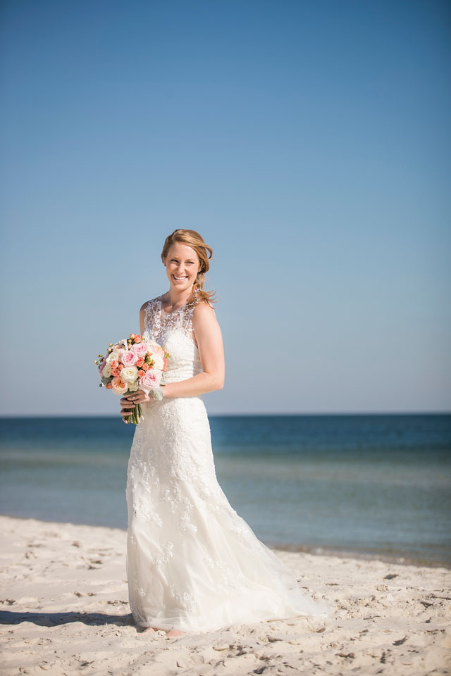 An elegant teal oceanside wedding in Gulf Shores by Aislinn Kate Photography