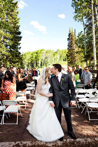 An elegant plum mountain wedding in Park City blending Armenian and Italian cultures // photo by Angela Howard Photography: http://www.angelahowardphoto.com || see more on https://blog.nearlynewlywed.com