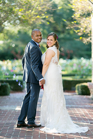 A vibrant autumn French Quarter wedding with New Orleans flair // photos by Arte De Vie: http://www.artedevie.com || see more on https://blog.nearlynewlywed.com