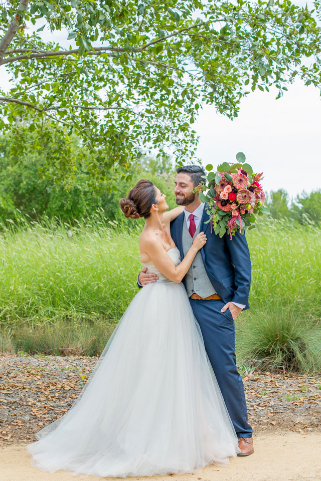 A vibrant Orange County wedding with gorgeous florals and an urban vibe by Ashley Strong Photography