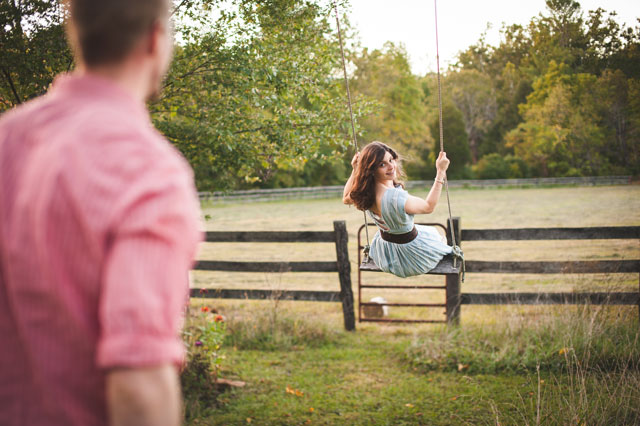 An autumn country cottage engagement session in Virginia // photo by Bethany Snyder Photography: http://www.bethanysnyderphotography.com || see more on https://blog.nearlynewlywed.com