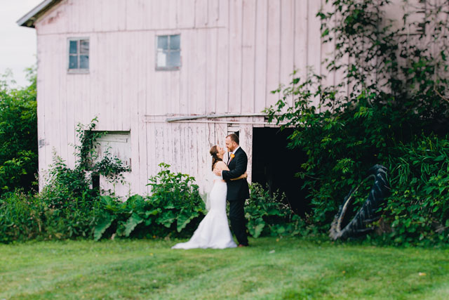 A charming summer wedding in coral at a farmhouse in the Finger Lakes | Calypso Rae Photography: http://www.calypsoraephotography.com